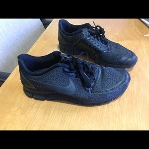 Black nike sneakers